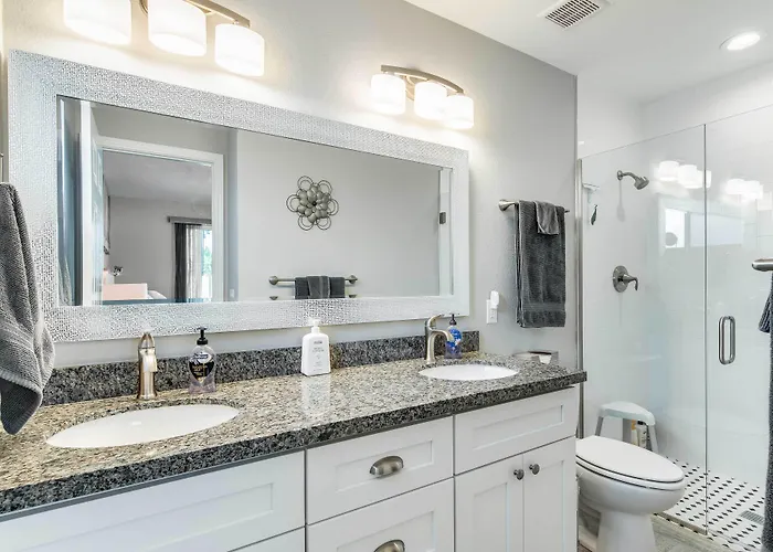Pool & Putting Green: Scottsdale Family Escape Holiday home *
