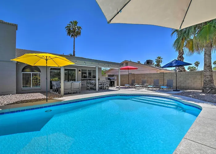 Pool & Putting Green: Scottsdale Family Escape Holiday home